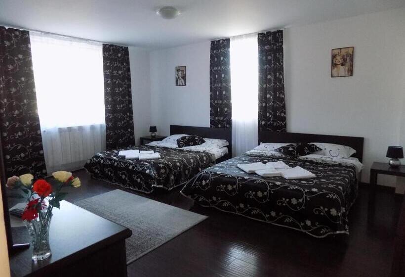 اتاق استاندارد چهار تخته, Sweet Home Bucovina Frasin Petreceri Private Si Majorate