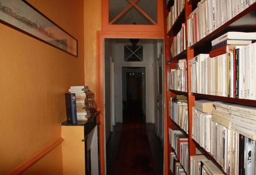 اتاق لوکس, La Maison Bleue