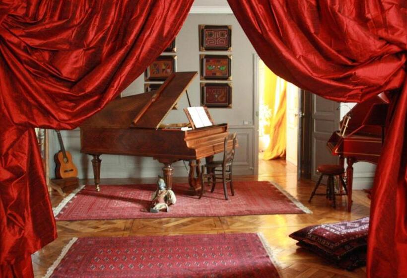 اتاق لوکس یک تخته, La Maison Bleue
