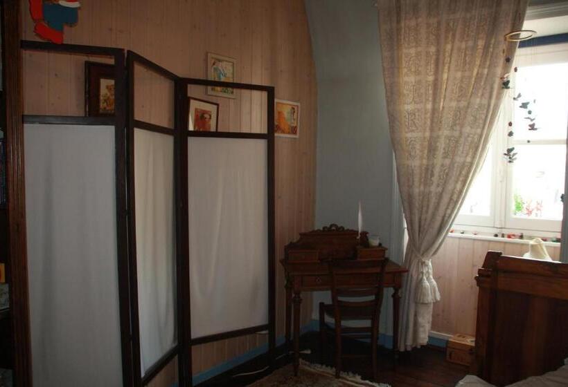 اتاق لوکس یک تخته, La Maison Bleue