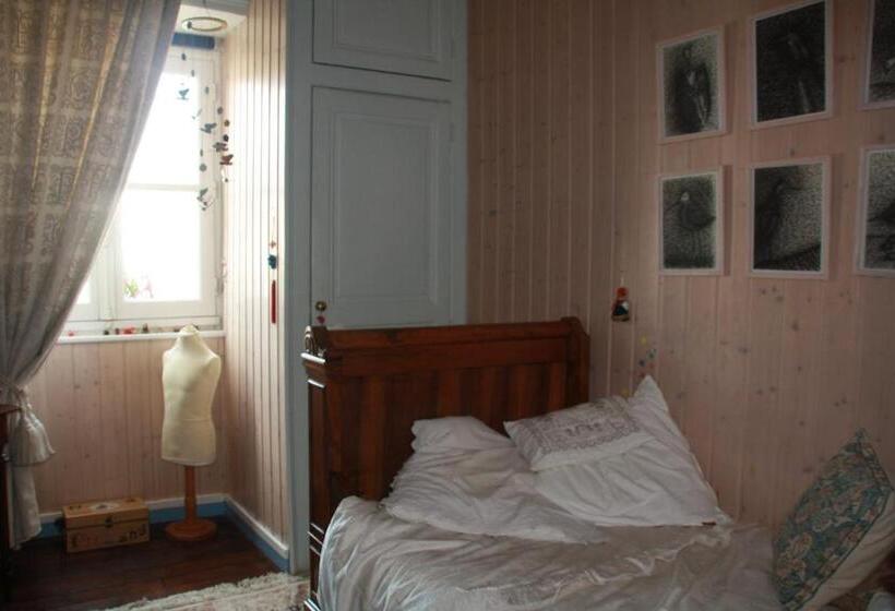 اتاق لوکس یک تخته, La Maison Bleue