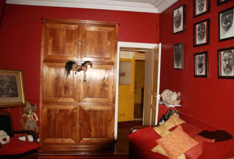 اتاق استاندارد, La Maison Bleue