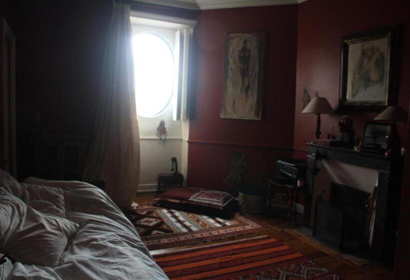 اتاق استاندارد, La Maison Bleue