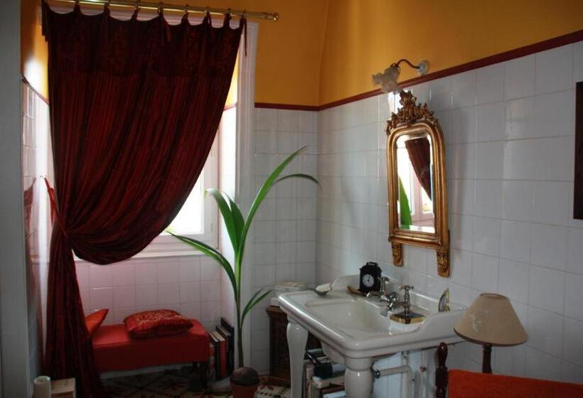 اتاق استاندارد, La Maison Bleue