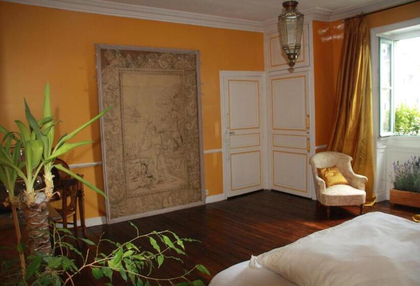 اتاق لوکس, La Maison Bleue