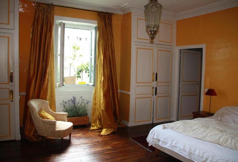 اتاق لوکس, La Maison Bleue
