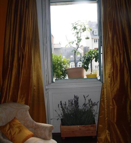 اتاق لوکس, La Maison Bleue