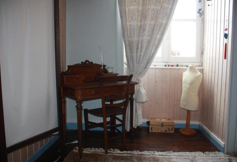 اتاق لوکس یک تخته, La Maison Bleue