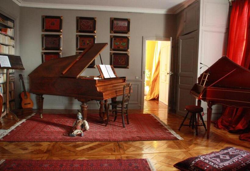 اتاق استاندارد, La Maison Bleue