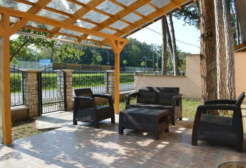 آپارتمان 1 خوابه همکف, Grátisz Apartman Siófok