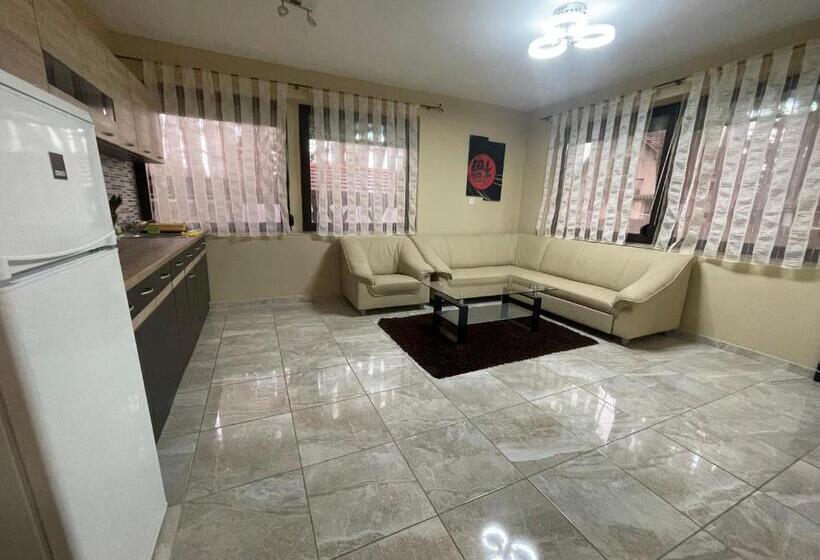 آپارتمان 1 خوابه همکف, Grátisz Apartman Siófok