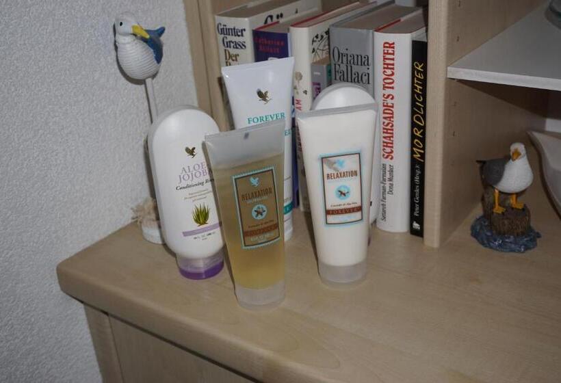 Quarto Estandar para Deficientes Físicos, Happiness