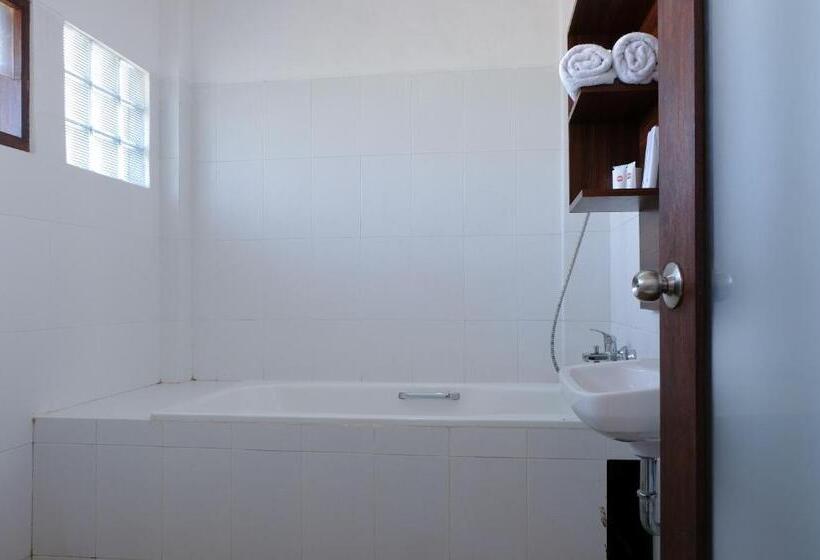 Quarto Deluxe, Friends Beach