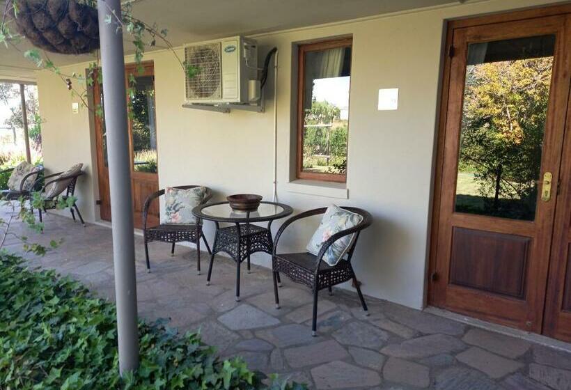 Номер Стандарт Вид на Сад, Lalani B&b/self Catering Cottages