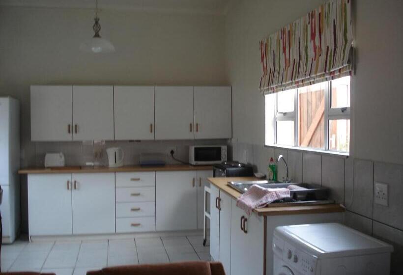 Шале 1 Спальня, Lalani B&b/self Catering Cottages