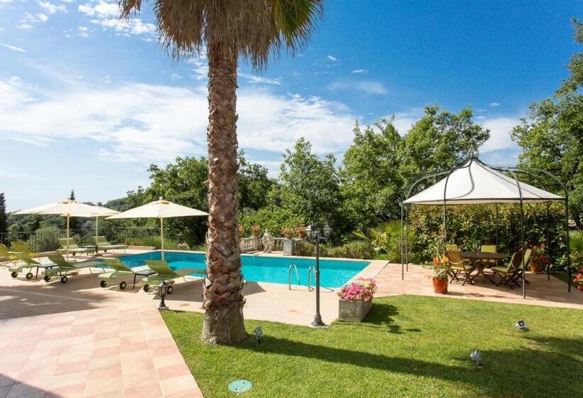 プールビュースタンダードルーム, Mas Du Roc Bed & Breakfast