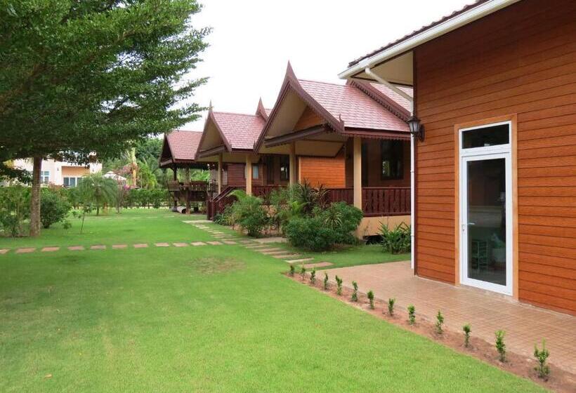 ویلای استاندارد با چشم‌انداز باغ, Pongsin Resort