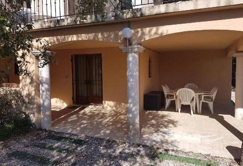 Escritório Superior, Villa Asunda B&b Spa & Sauna, Chambres D Hôtes