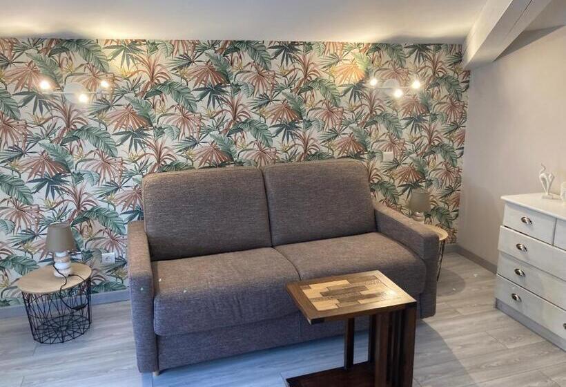 Трехместный Номер Стандарт Вид на Сад, B&b Le Mas Des Chenes