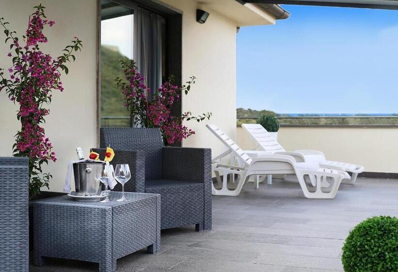 Полулюкс с Балконом, A Point Porto Ercole Resort & Spa