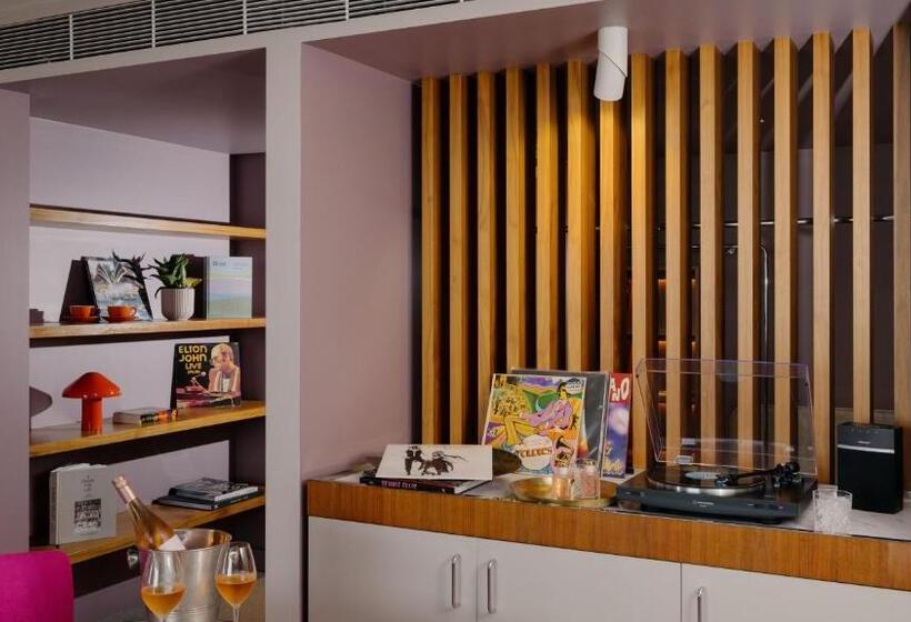 Люкс с Видом, Indigo Sydney Potts Point, An Ihg