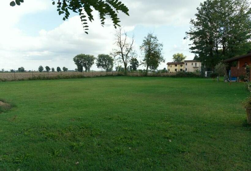 Семейный Номер Вид на Сад, Antica Cascina B&b
