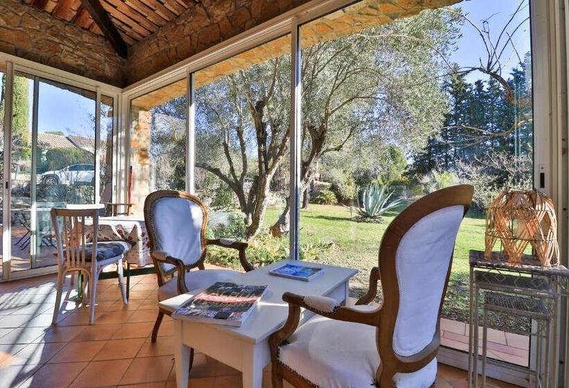 Номер Стандарт с Террасой, Bastide De L Ovalie