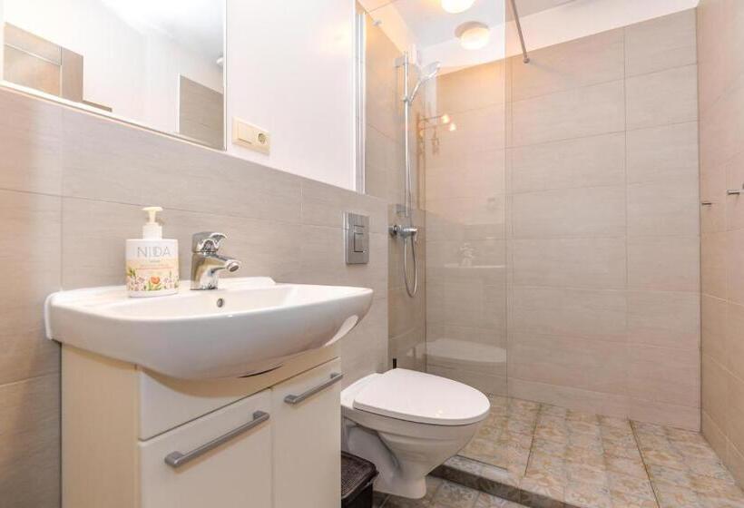 آپارتمان 1 خوابه با تراس, Apartamentai Geliu Vila