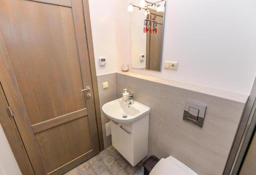 آپارتمان 1 خوابه با تراس, Apartamentai Geliu Vila