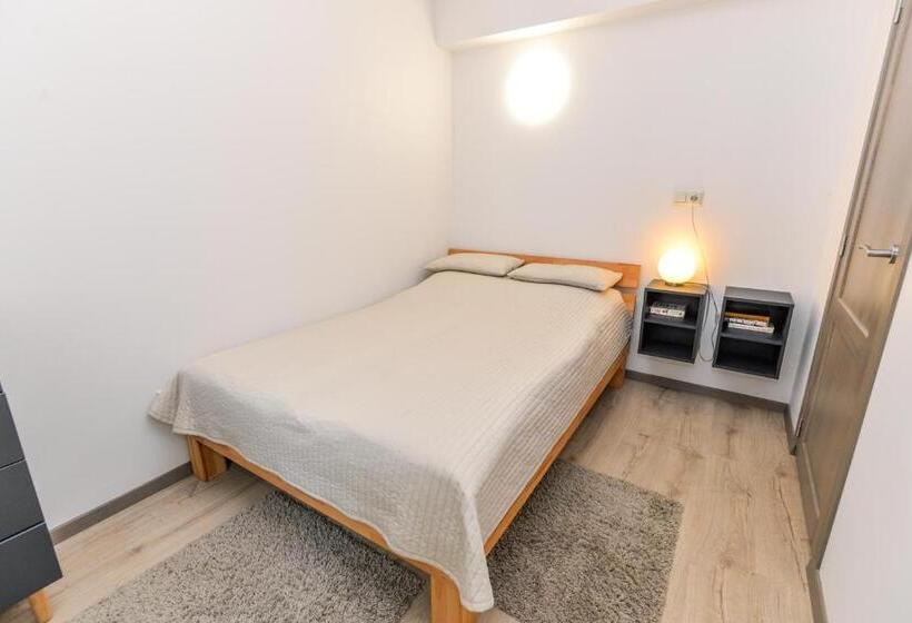 آپارتمان 1 خوابه با تراس, Apartamentai Geliu Vila