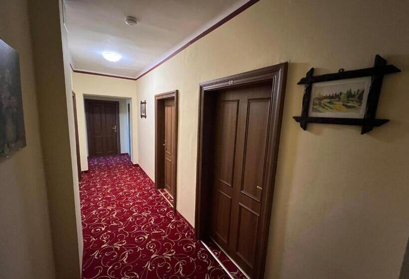 Номер Стандарт Трехместный, Landhotel Gasthof Eichhof Natters
