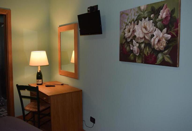اتاق استاندارد, B&b Villa Delle Rose
