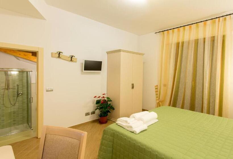 Triple Room Sea View, Bb Santalucia
