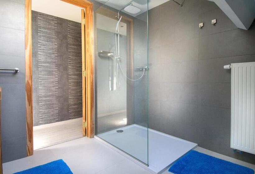 Студия Стандарт, B&b La Maison De Régine