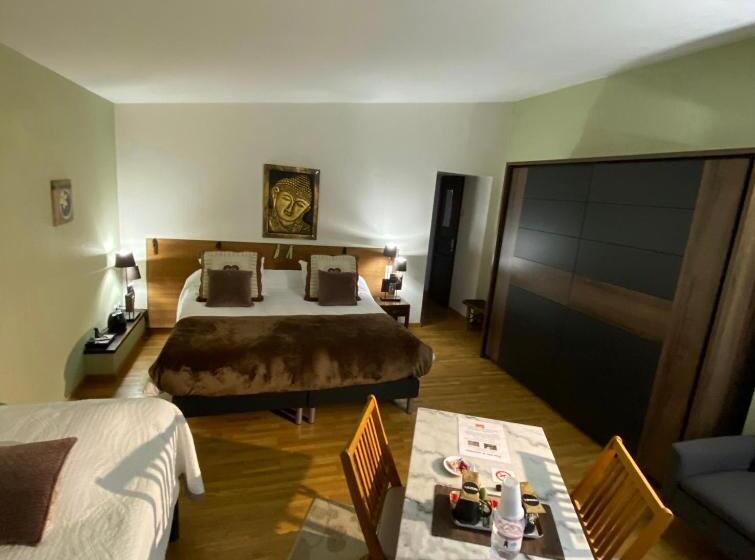Номер Стандарт Трехместный, Chambres D Hôtes Au Clos Saint Georges