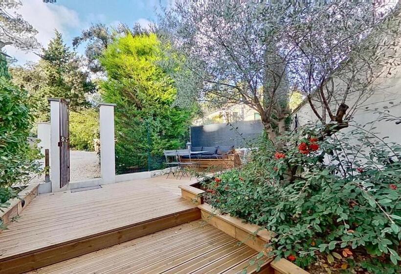اتاق دوبلکس, La Villa Dupont D Avignon