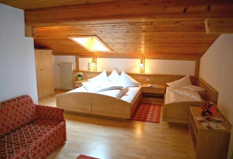 Номер Стандарт Трехместный, Garni Olympia