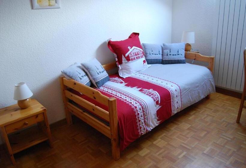 اتاق استاندارد سه نفره, Chambre D Hôtes Kieffer Le Grand Bienfaisy
