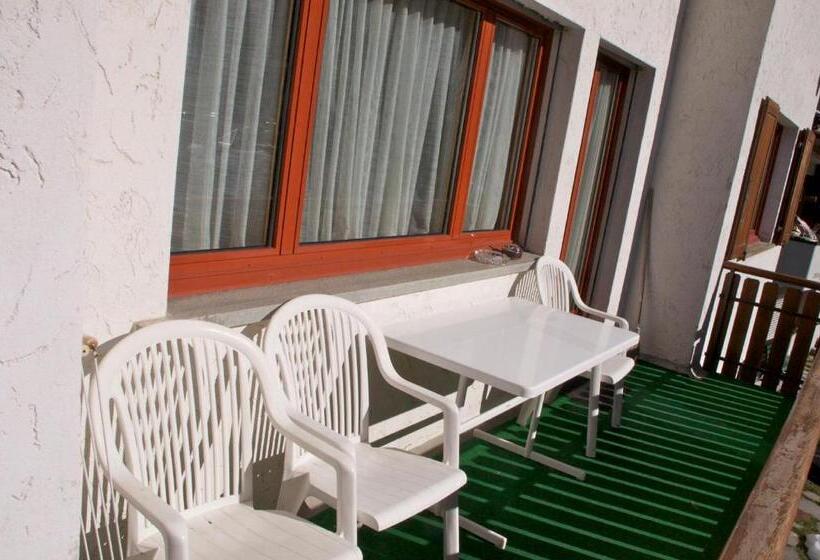 آپارتمان 3 خوابه, B&b St Moritz