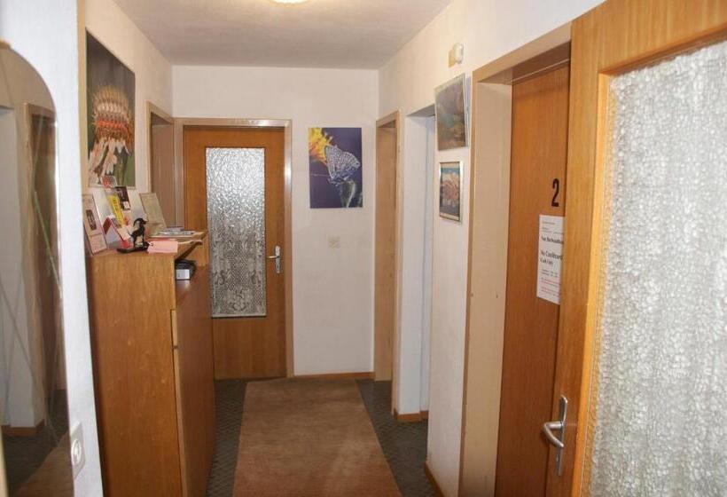 آپارتمان 3 خوابه, B&b St Moritz