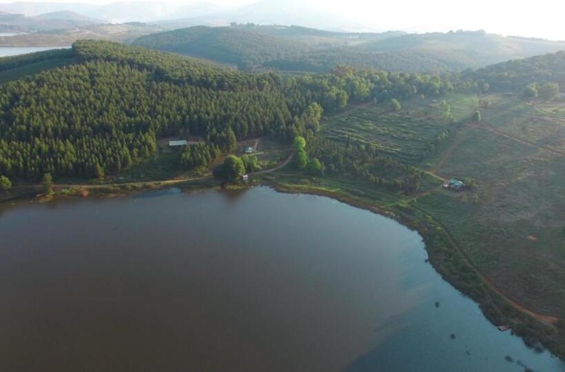 Хижина, Stanford Lake Lodge