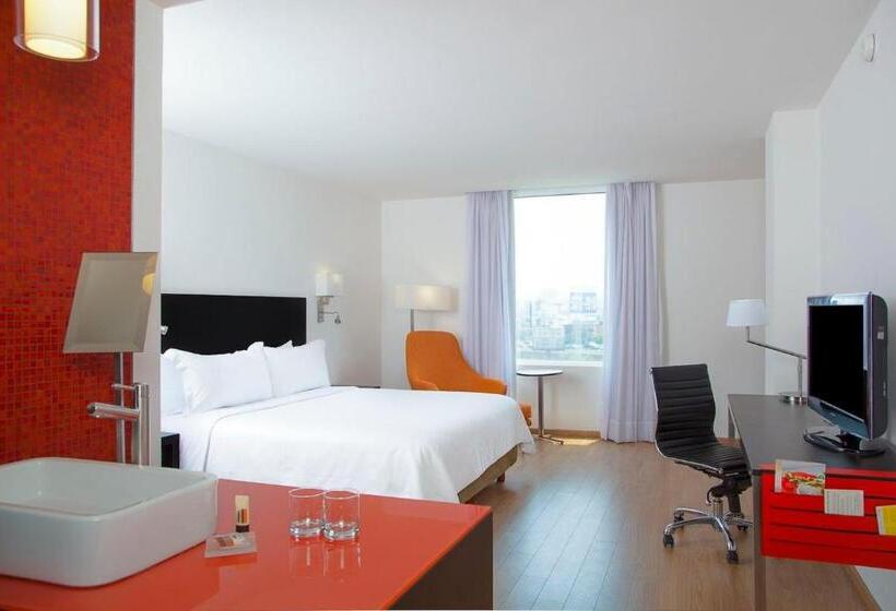 Quarto Estandar Cama King, Fiesta Inn Express Naucalpan