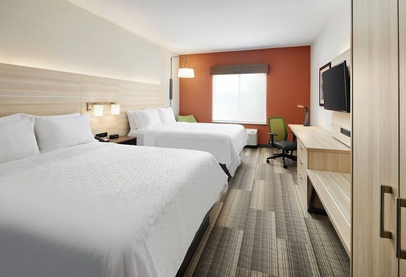 Номер Стандарт 2 Двуспальные Кровати, Holiday Inn Express Hotel & Suites Salem, An Ihg