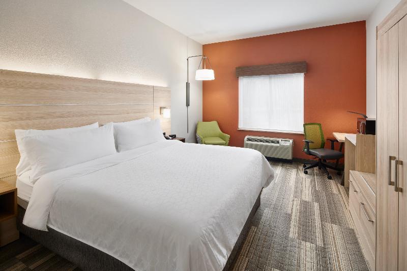 Номер Стандарт Кровать Кинг Адаптированный для Инвалидов, Holiday Inn Express Hotel & Suites Salem, An Ihg
