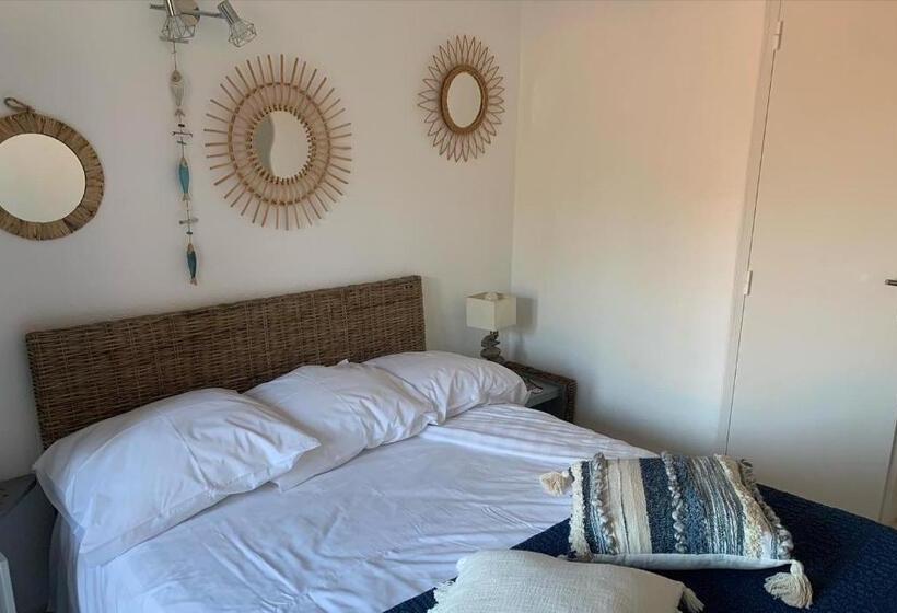 Номер Стандарт с Балконом, Hostellerie Provencale