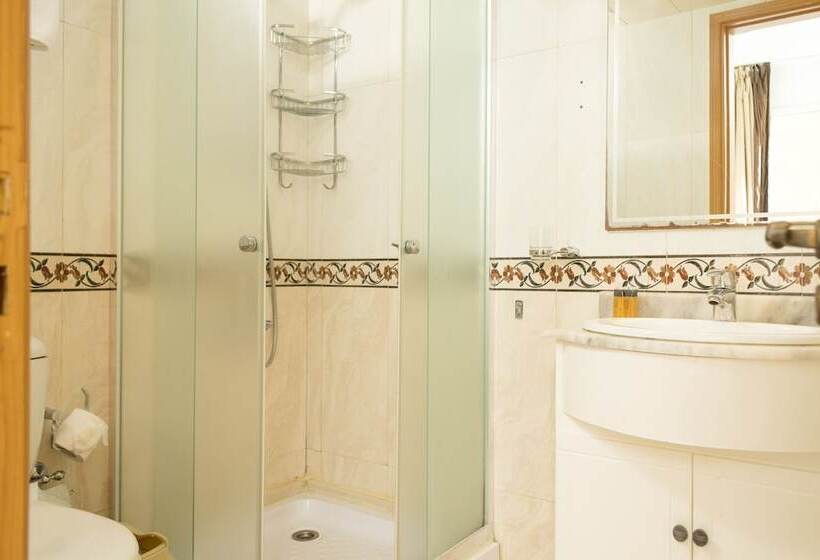 استودیوی استاندارد, Bliss 3000 Furnished Studios