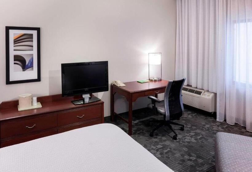 سوئیت با تخت بزرگ, Courtyard By Marriott Wichita East