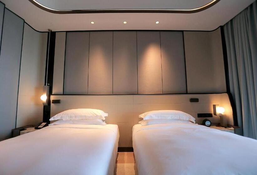 اتاق کلاسیک با چشم‌انداز دریاچه, Intercontinental Shanghai Harbour City, An Ihg