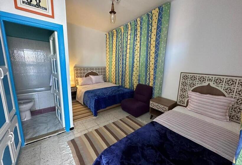 اتاق استاندارد سه نفره, Paris