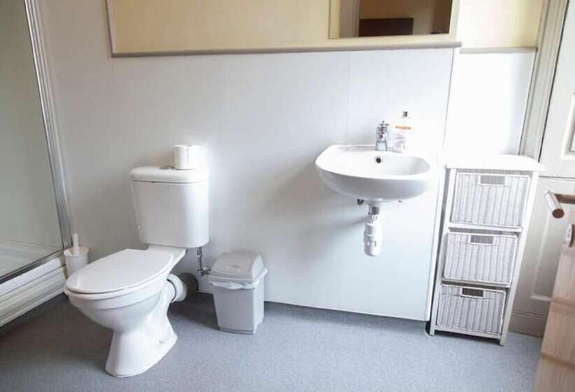 Номер Стандарт, Dundee Backpackers Hostel